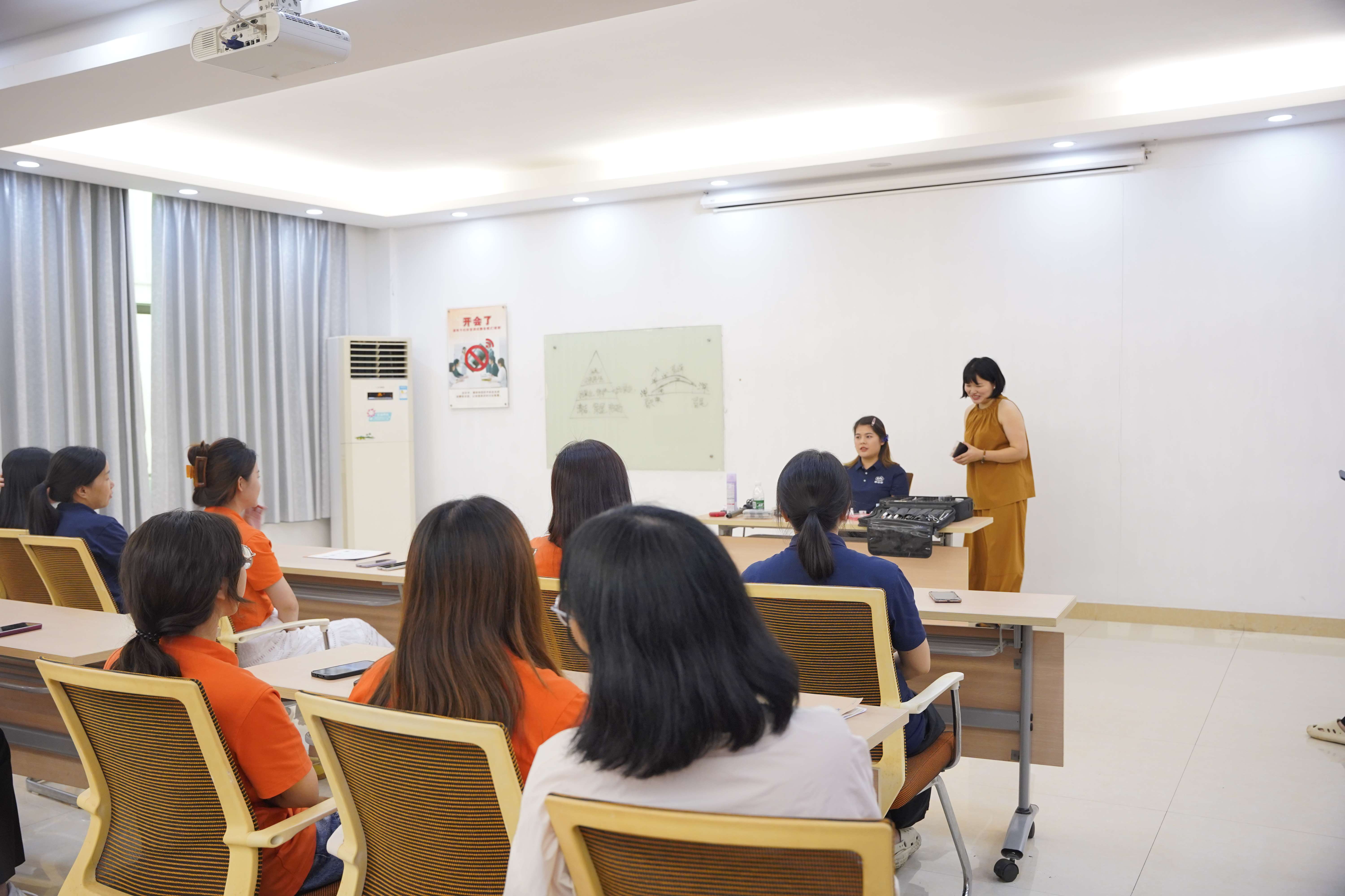 “妝”屬美麗 賦能職場！粵佳信公司通勤化妝培訓(xùn)活動圓滿結(jié)束~